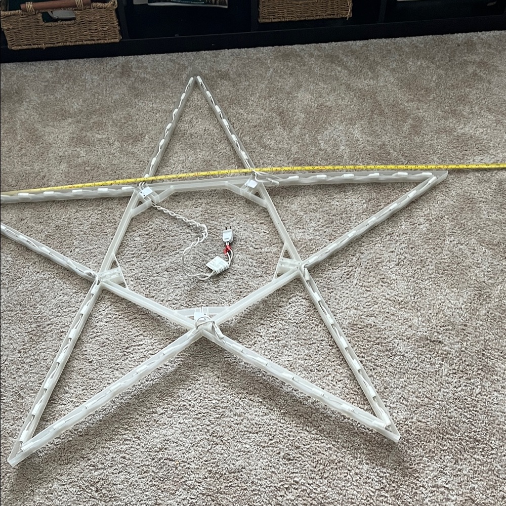 White Star-Shaped Light Decoration